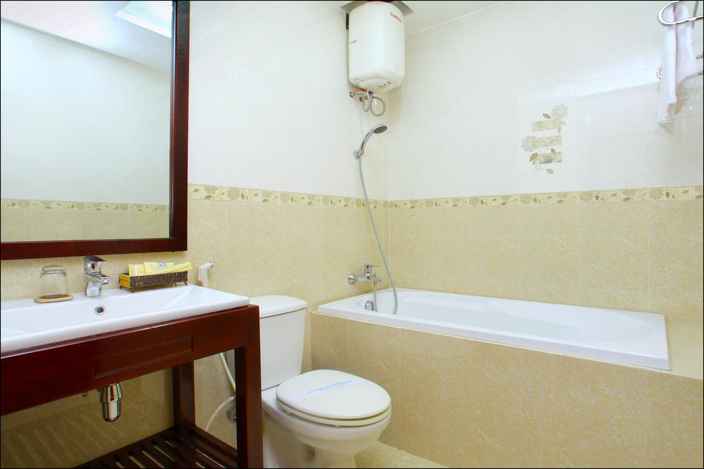 Nhi Trung Hotel Hoi An Rum bild